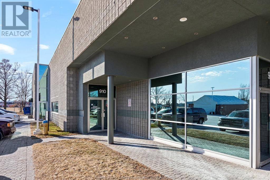 Windsor, ON N8X5K5,4510 RHODES DR #910