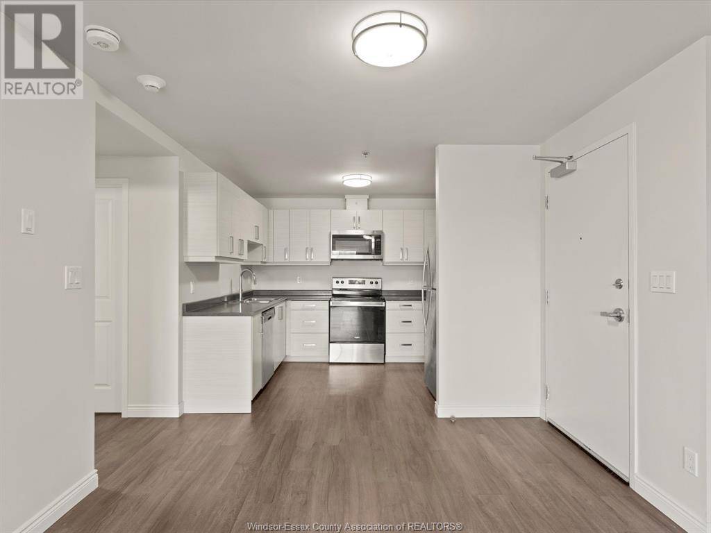Essex, ON N8W1J7,22 VICTOR ST #607