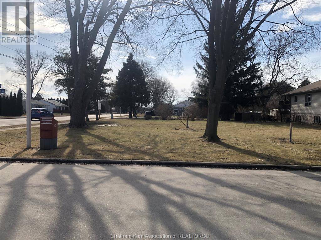 Chatham, ON N7M2E4,24 St Michael AVENUE