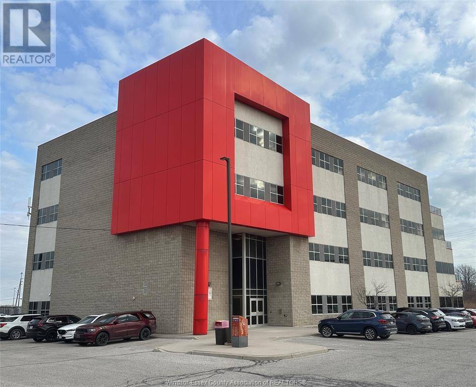 Windsor, ON N8T3R9,3295 QUALITY WAY #176