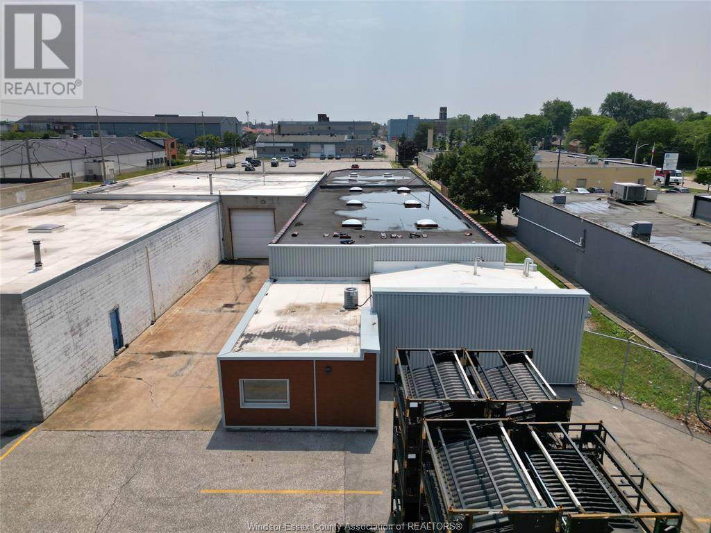 Windsor, ON N8X3M6,1327 MCDOUGALL STREET