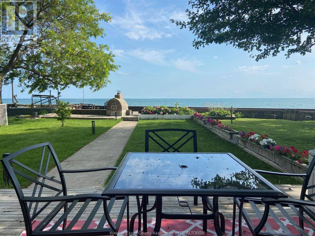Colchester, ON N0R1G0,515 LYPPS BEACH ROAD