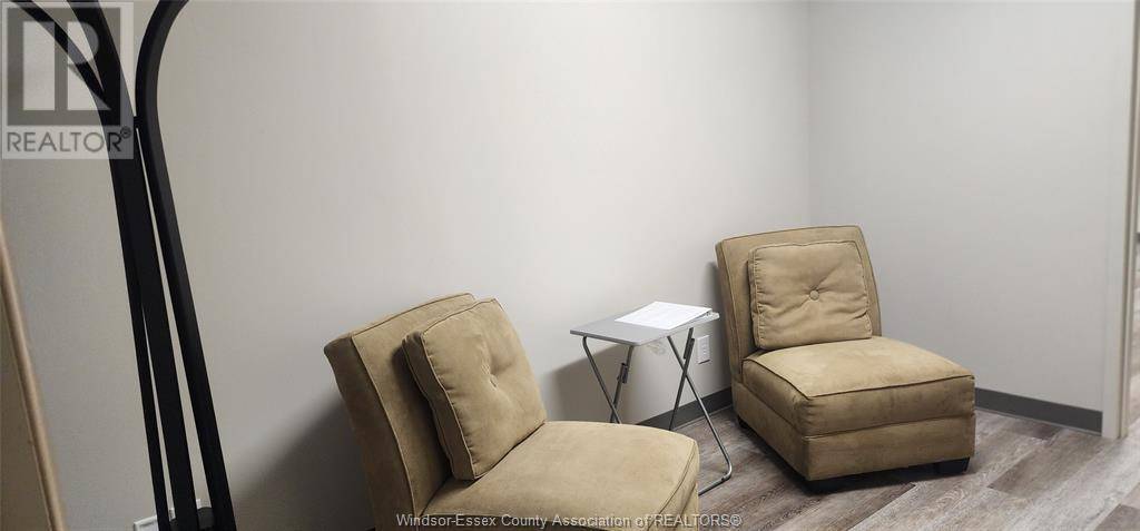 Leamington, ON N8H3B2,75 ERIE ST #304