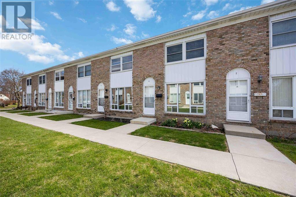 Sarnia, ON N7T7R1,847 ROSS AVE #6