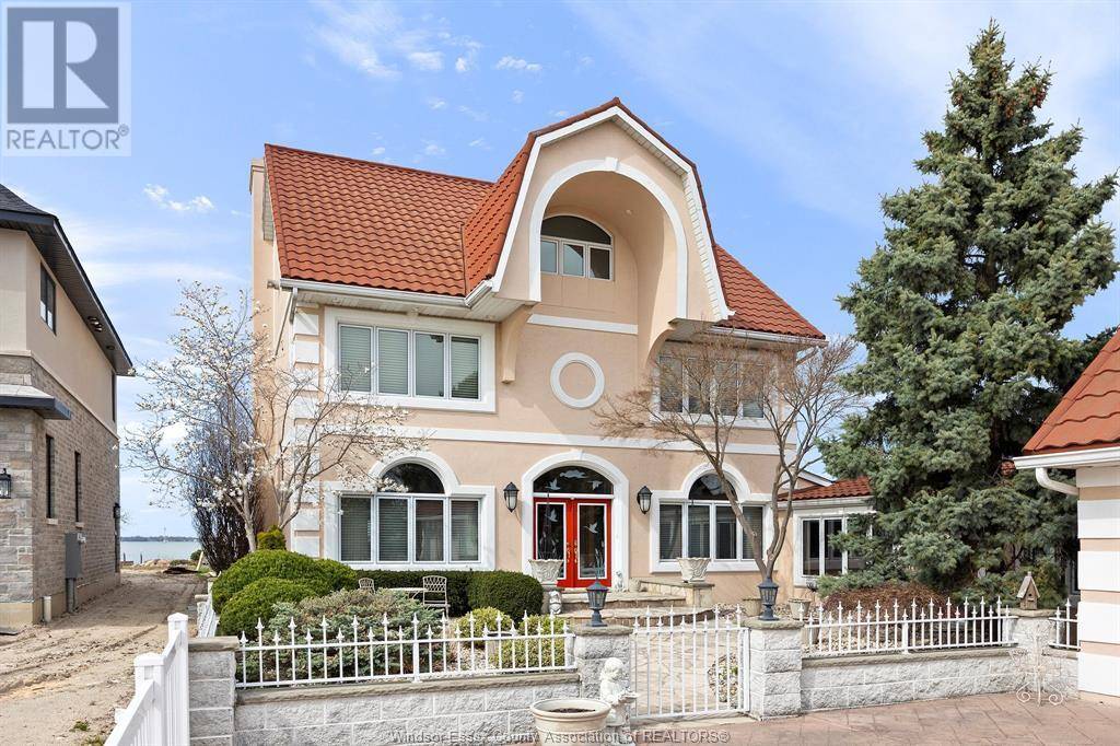 Windsor, ON N8P1A4,10960 RIVERSIDE DRIVE East