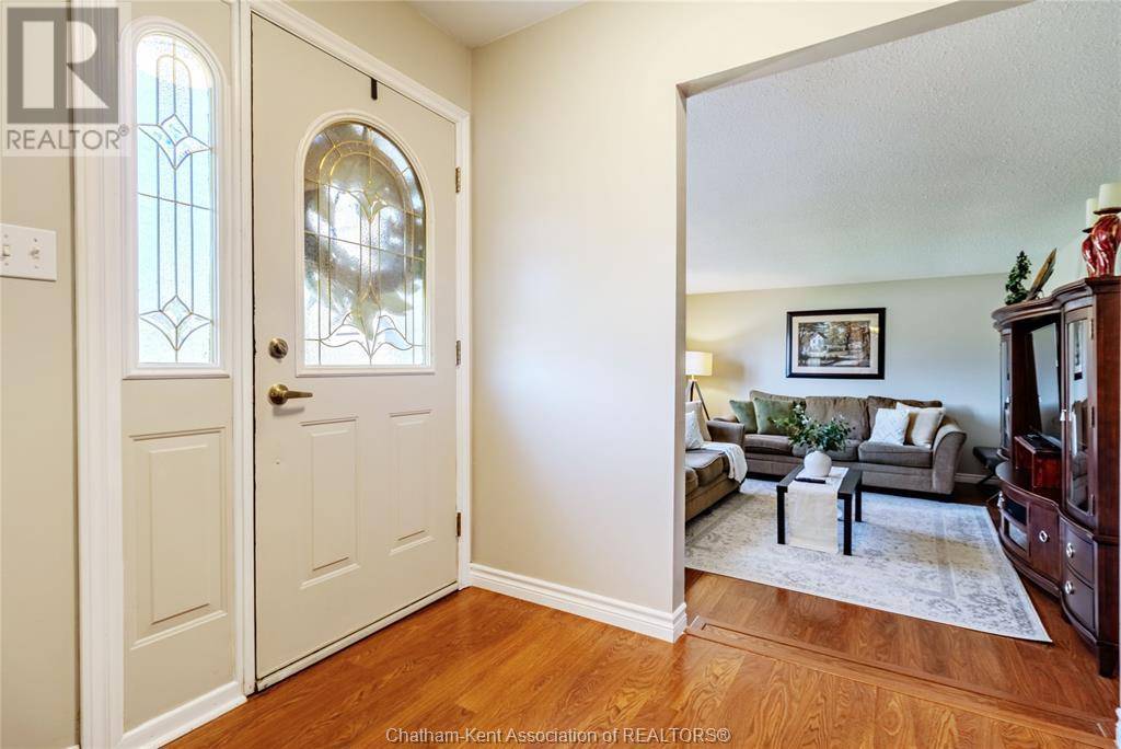 Chatham, ON N7M5W1,14 DALEVIEW CRESCENT