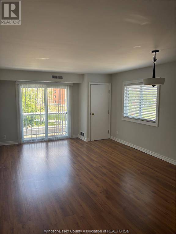 Leamington, ON N8H5E4,44 ROBSON RD #319