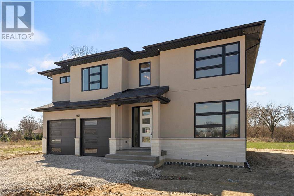 Lasalle, ON N9J3P1,2556 MAYFAIR South