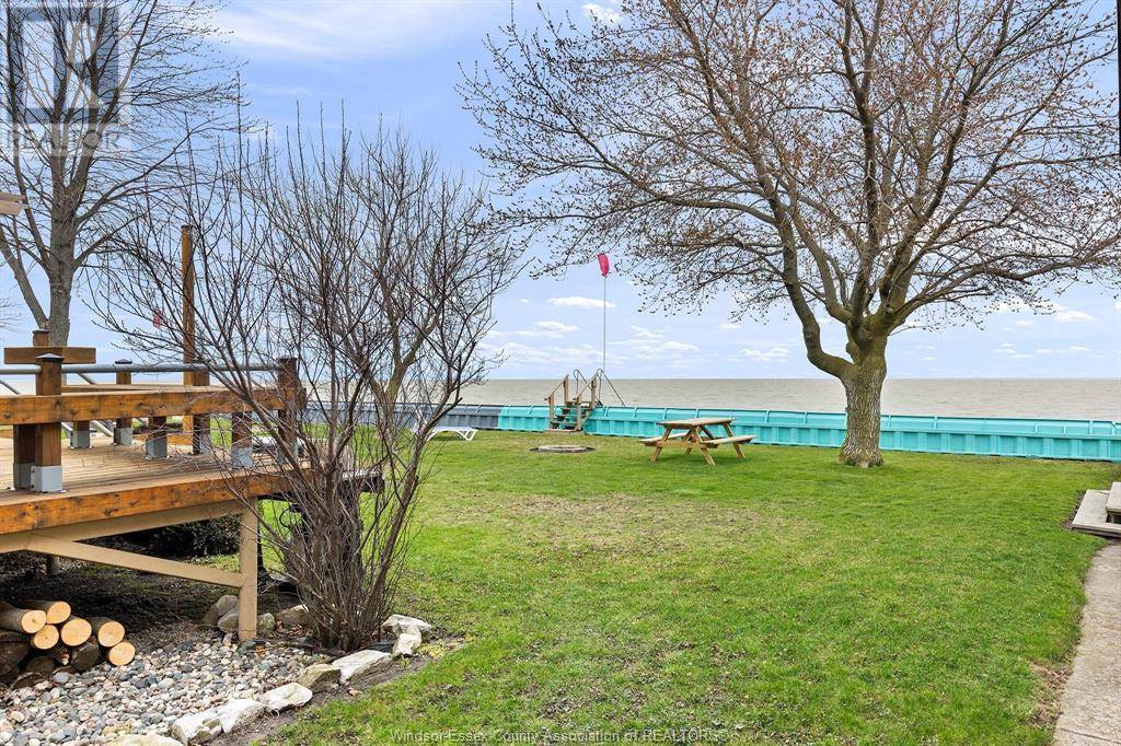 Lakeshore, ON N0P2L0,14270 CRYSTAL BEACH