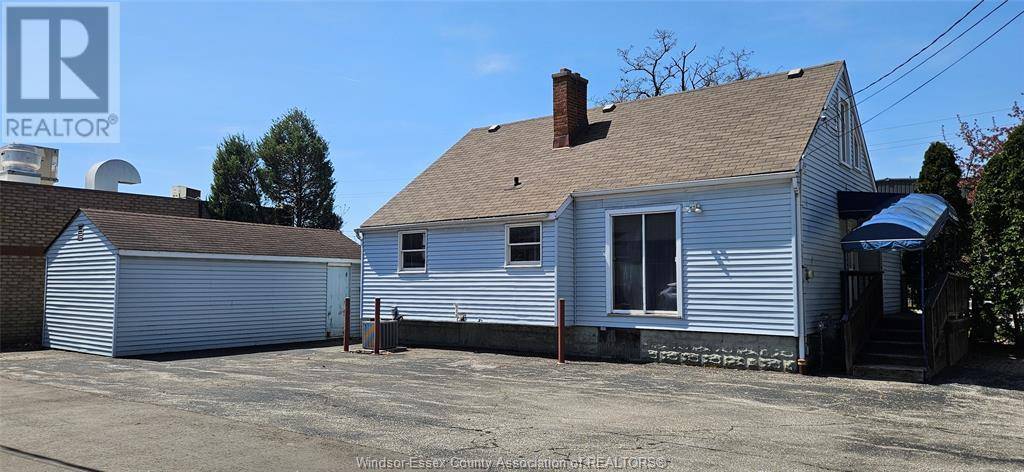 Lasalle, ON N9J2A5,911 FRONT ROAD