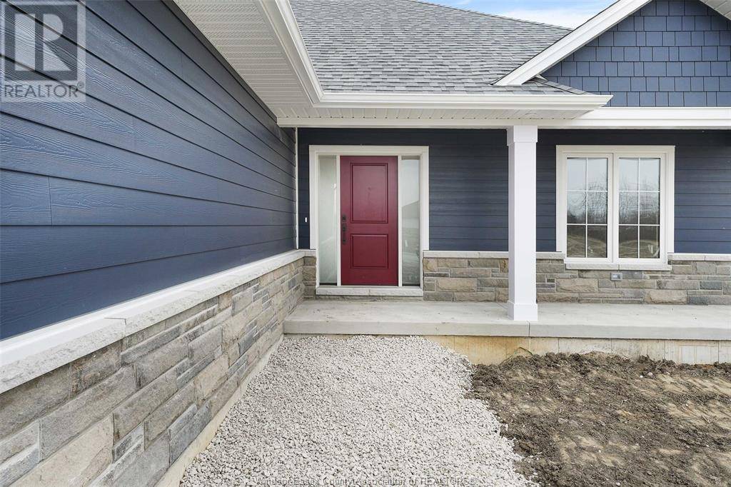 Essex, ON N8M1J1,101 WESTLAWN DRIVE
