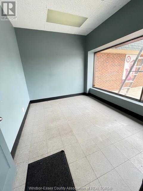 Windsor, ON N8T2W5,2569-B JEFFERSON BOULEVARD