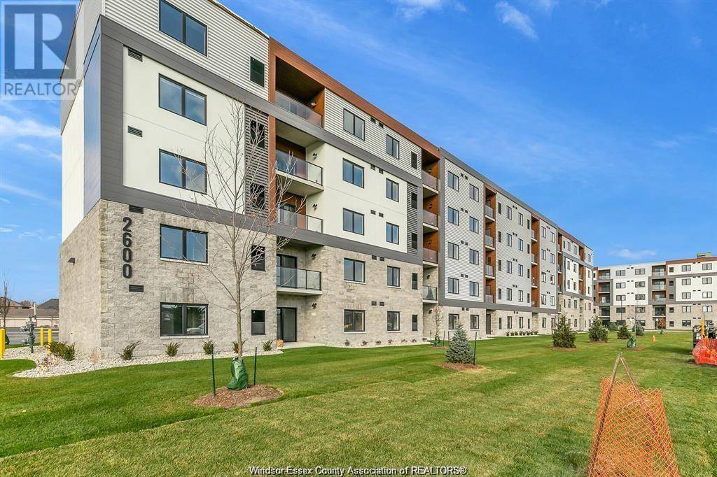Lasalle, ON N9H1H3,2600 SANDWICH WEST Pkwy #104