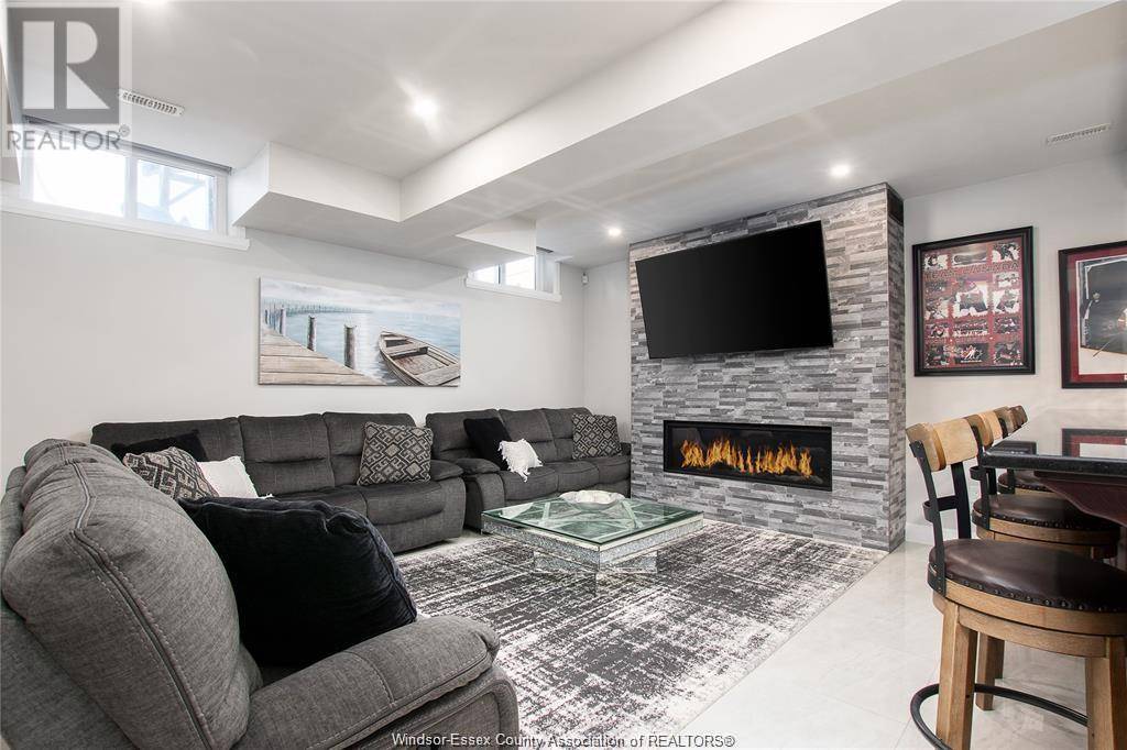 Lasalle, ON N9H0G6,30 AUGUSTUS COURT Unit# LOWER LEVEL