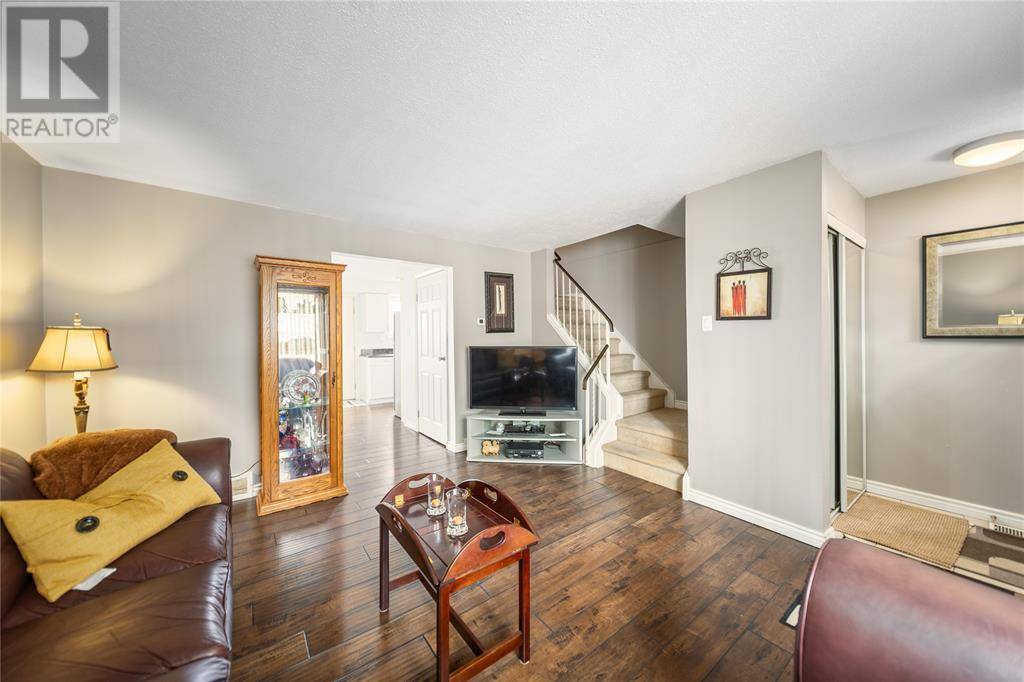 Sarnia, ON N7S4T5,215 TRUDEAU DR #33
