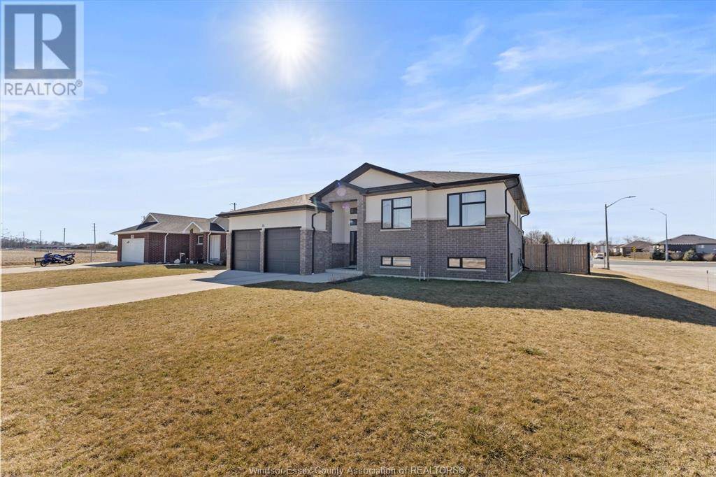 Leamington, ON N8H0C4,33 SUNNINGDALE DRIVE