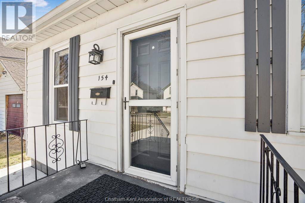 Chatham, ON N7L1Z4,154 Selkirk STREET
