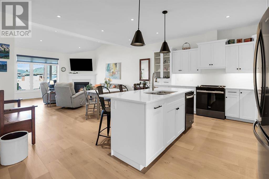 Lambton Shores, ON N0N1J0,102 Leneve STREET