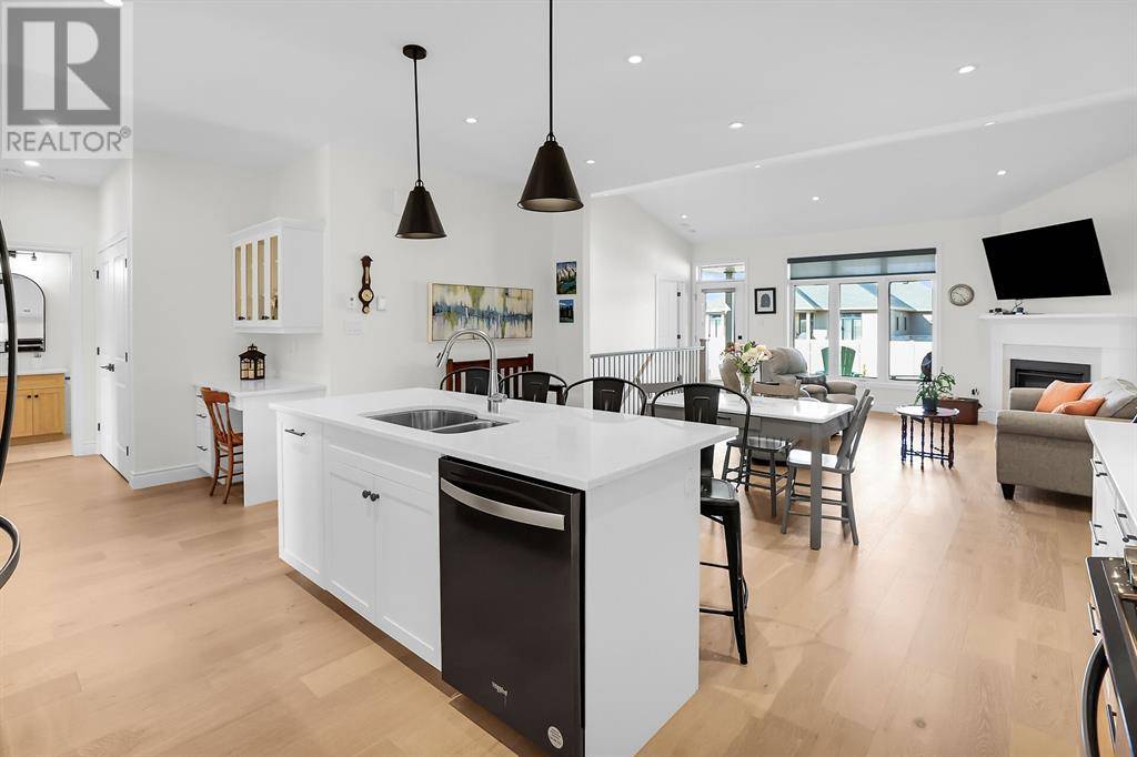 Lambton Shores, ON N0N1J0,102 Leneve STREET