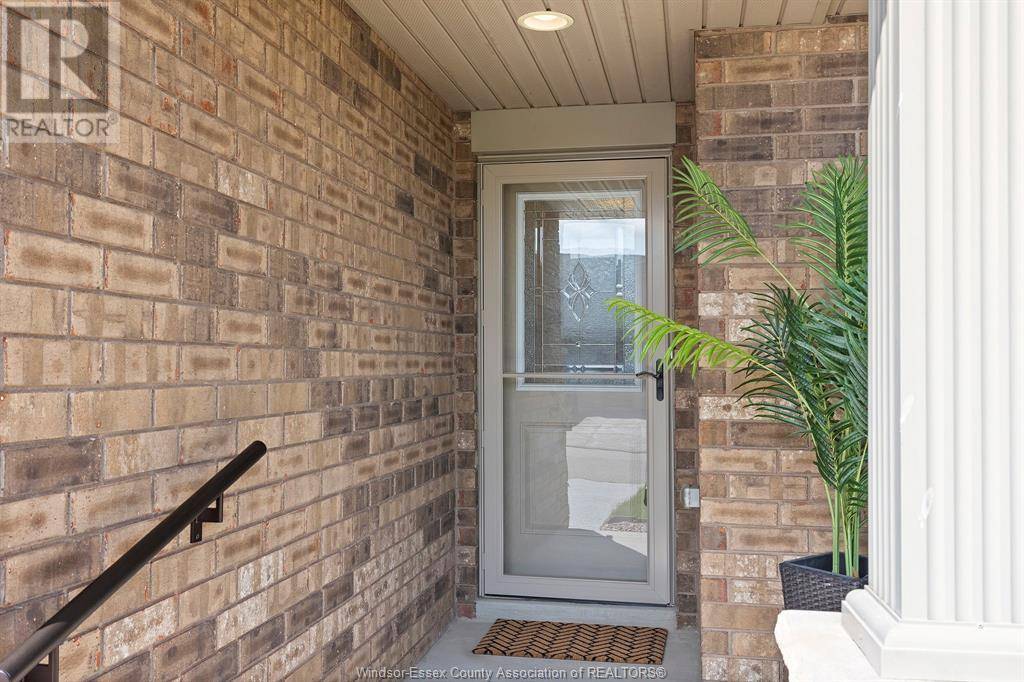 Windsor, ON N5P0B3,2553 TIVOLI AVENUE