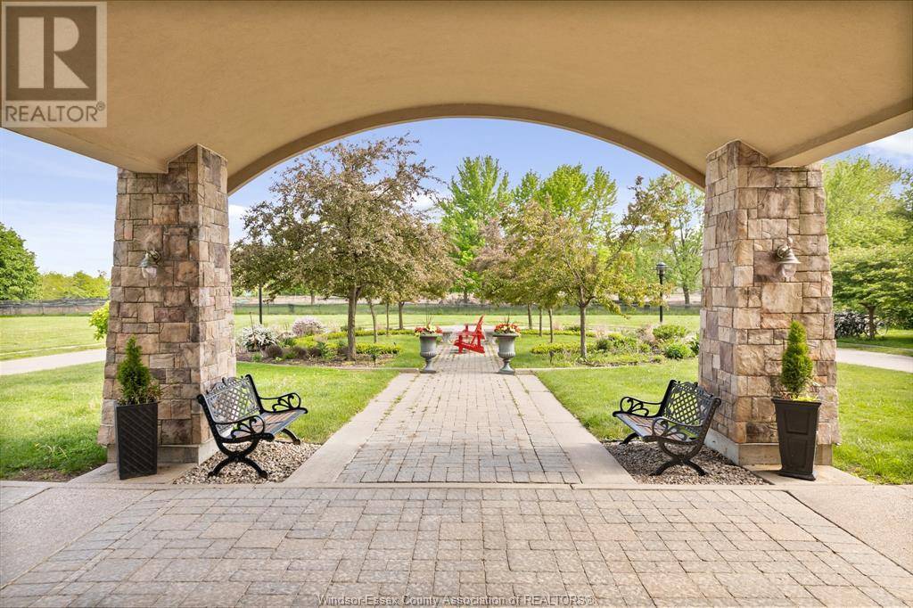 Amherstburg, ON N9V0C4,34 BOBLO ISLAND #207