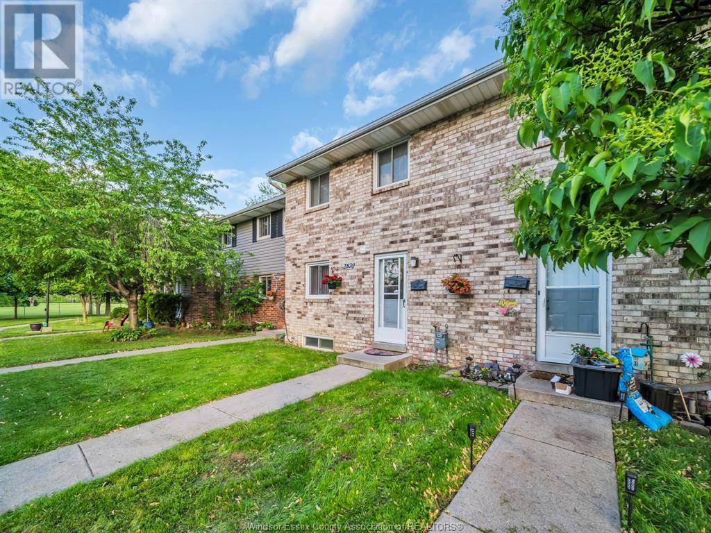 Windsor, ON N8T3C3,2870 MEADOWBROOK LN #35