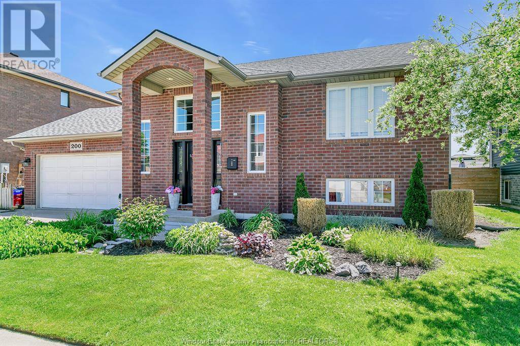Lasalle, ON N9J3Y1,200 RIVERVIEW AVENUE