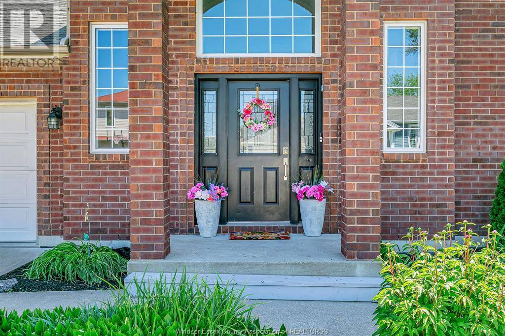 Lasalle, ON N9J3Y1,200 RIVERVIEW AVENUE