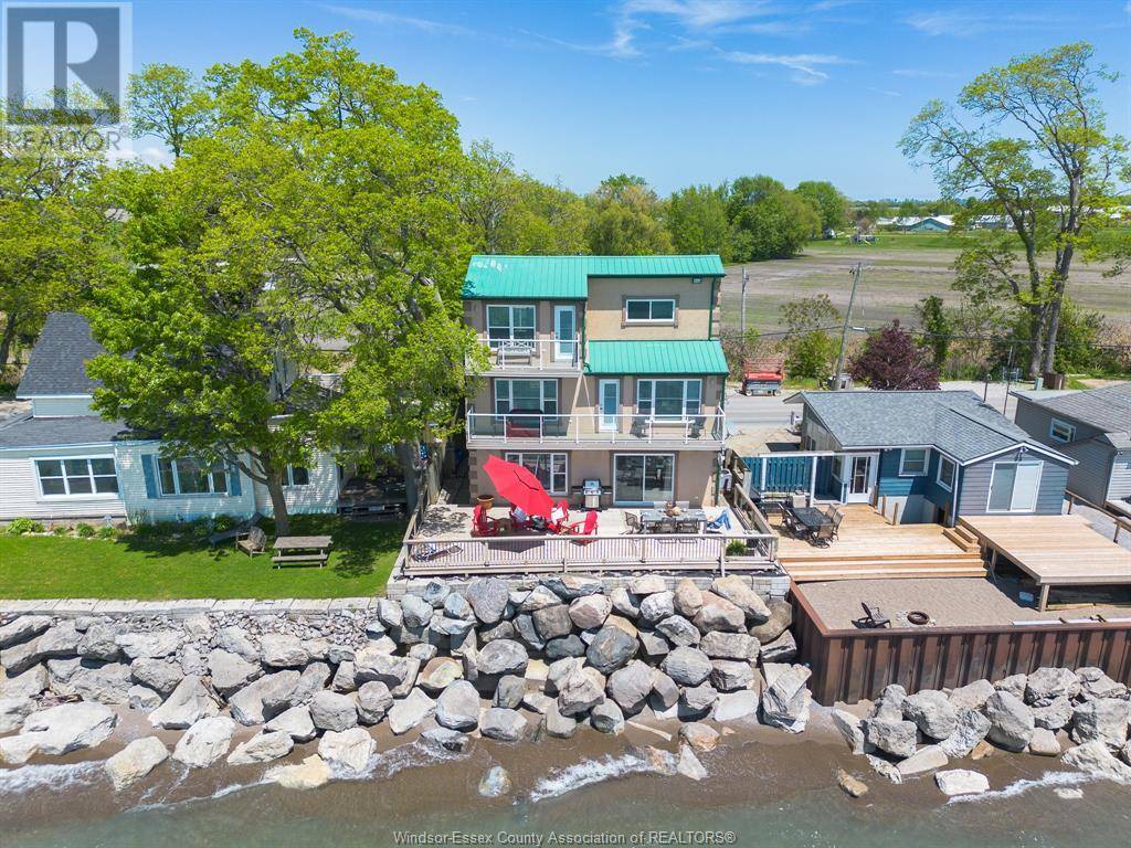 Leamington, ON N8H3V4,992 Point Pelee DRIVE