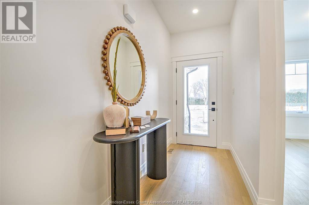 Amherstburg, ON N9V1N3,74 MULBERRY COURT