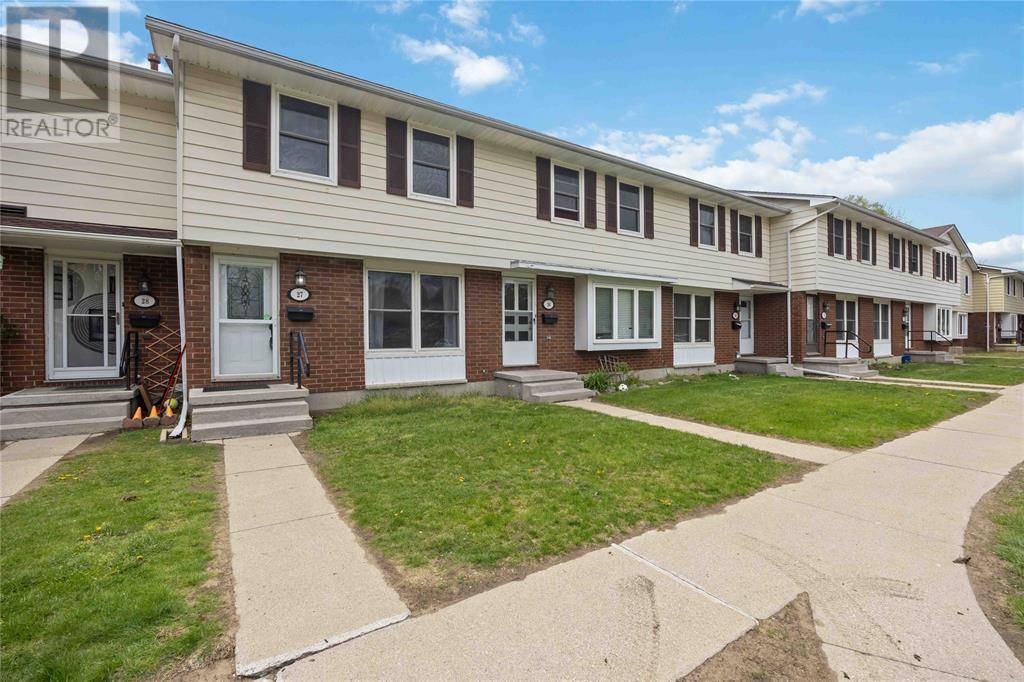Sarnia, ON N7T5R1,825 Exmouth ST #27