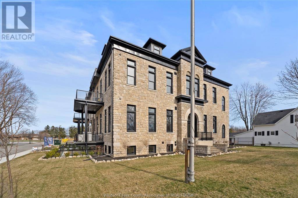 Amherstburg, ON N9V2H4,247 BROCK ST #404