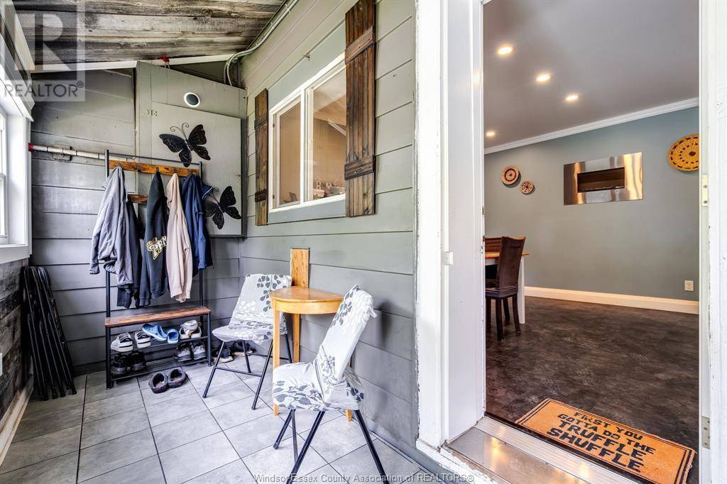 Tilbury, ON N0P2P0,15 YOUNG STREET