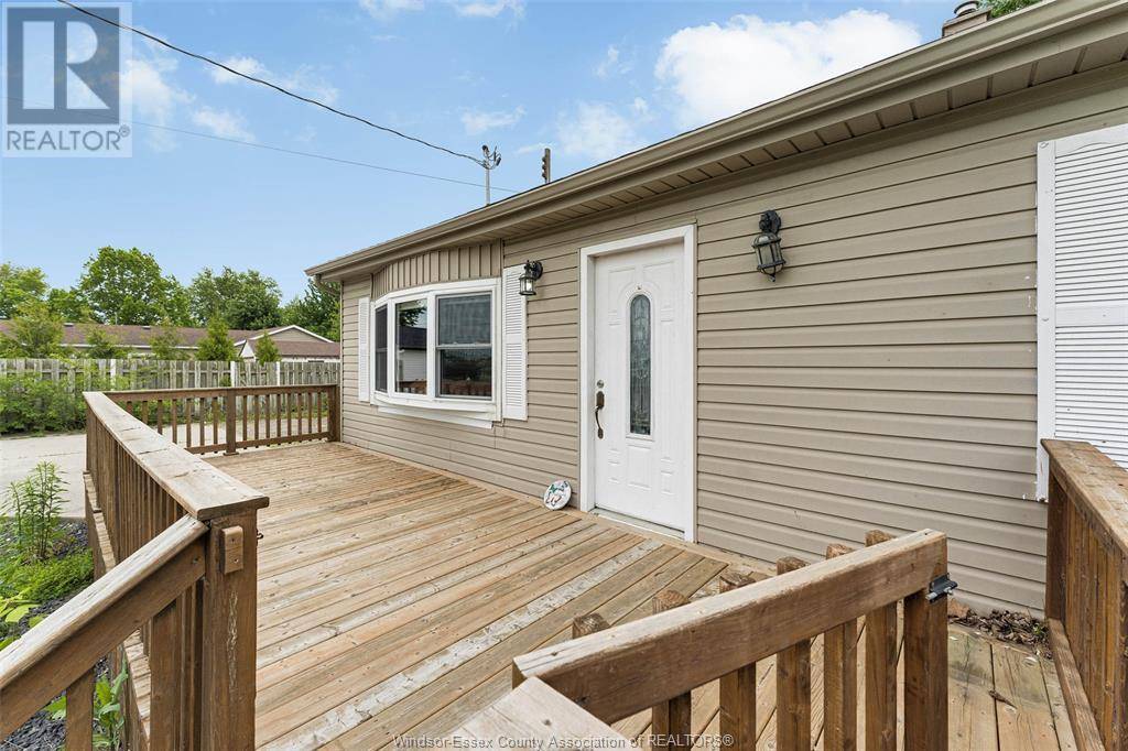 Leamington, ON N8H3V8,525 HIGHWAY 77