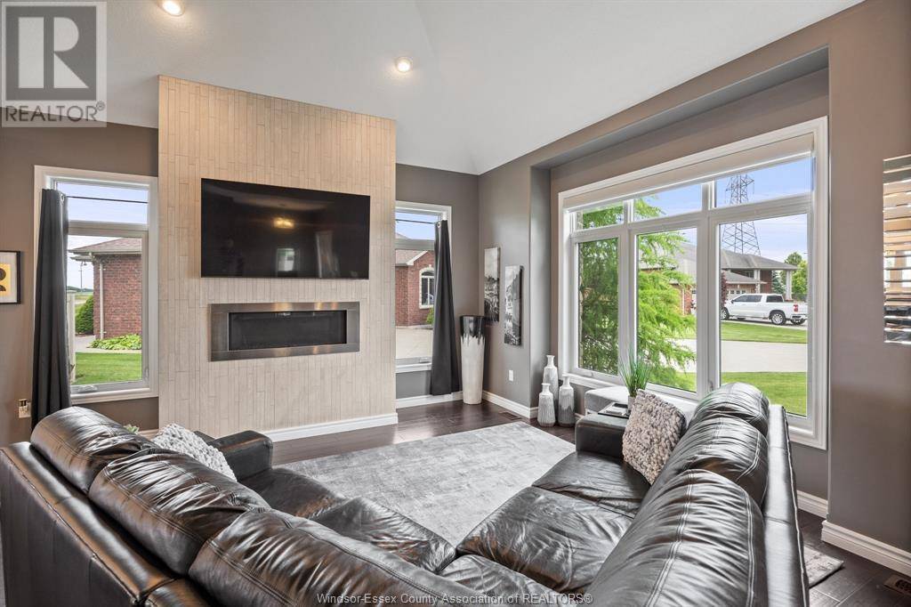 Tilbury, ON N0P2L0,64 BOLOHAN DRIVE