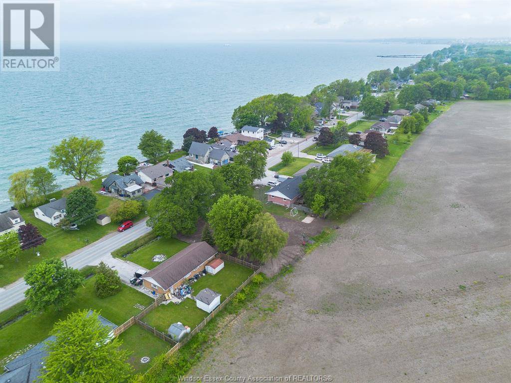 Leamington, ON N8H3V4,775 POINT PELEE DRIVE