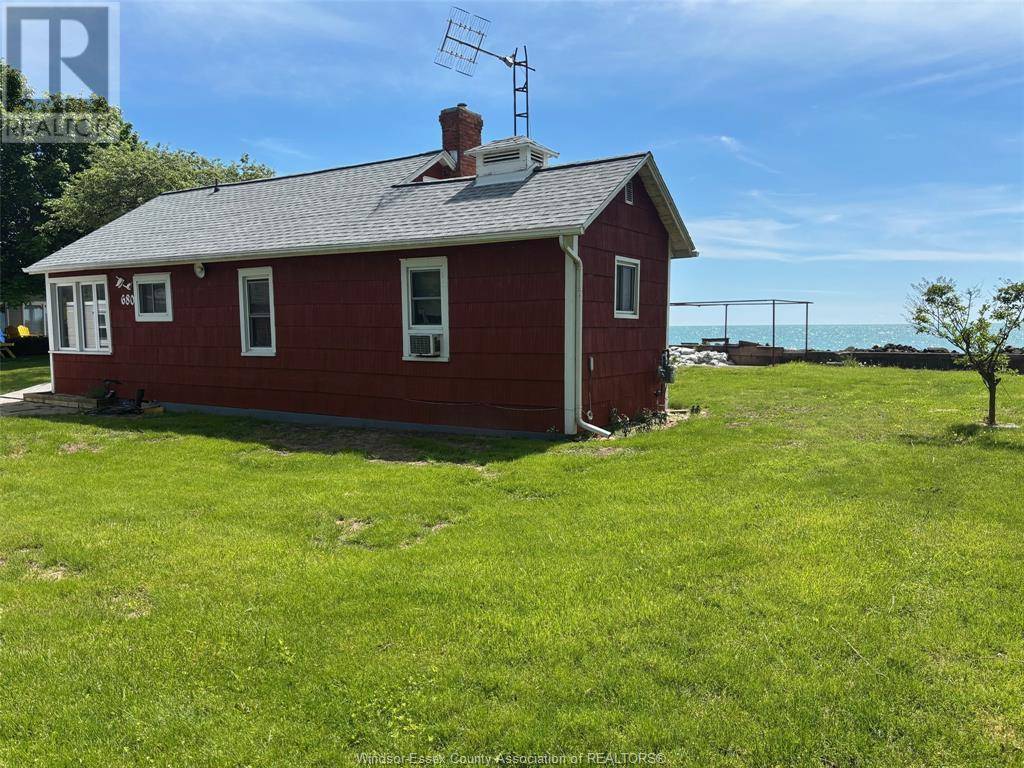Leamington, ON N8H3V4,680 POINT PELEE DRIVE