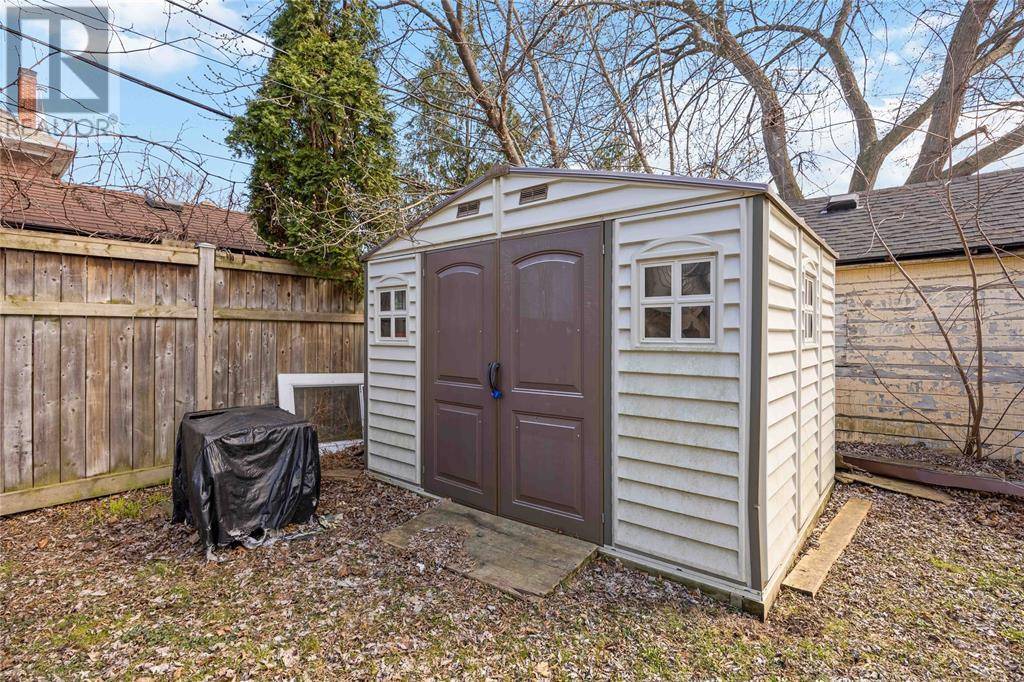 Sarnia, ON N7T6B3,150 COLLEGE AVENUE North