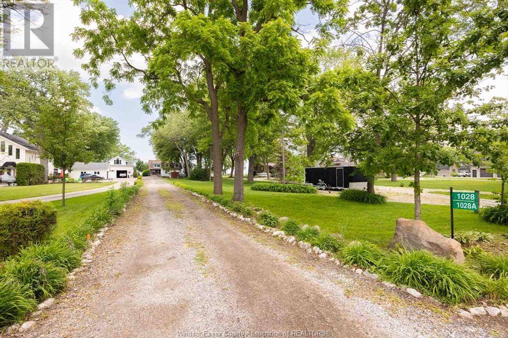 Lakeshore, ON N0R1A0,1028 LILYDALE AVENUE