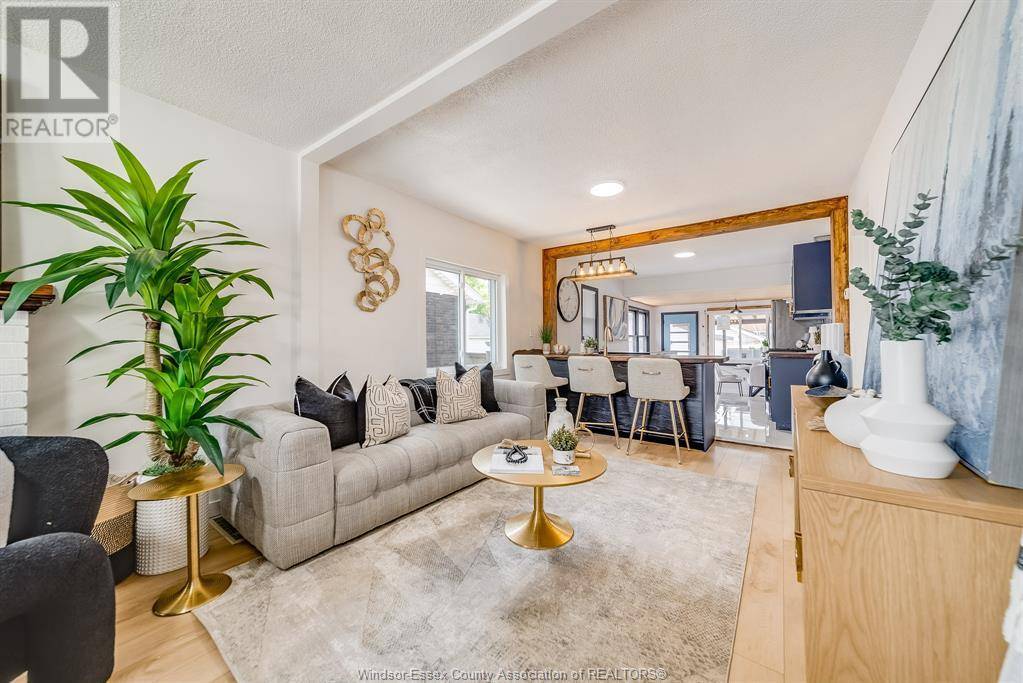 Windsor, ON N8W2S7,2241 WINDERMERE ROAD