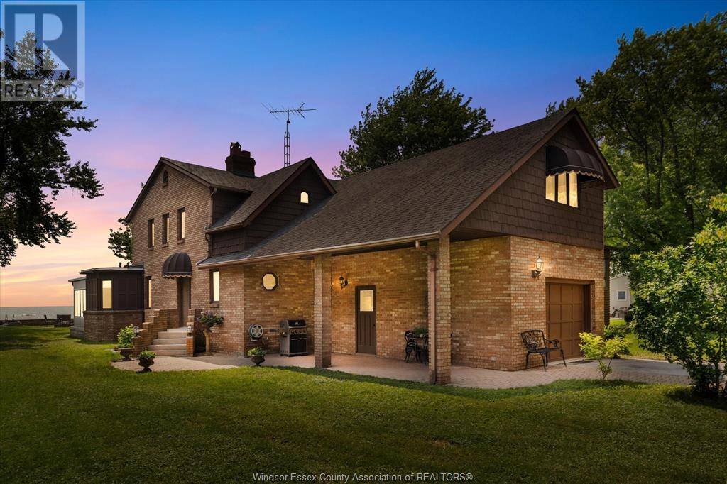 Amherstburg, ON N9V2Y8,1818 ERIE AVE