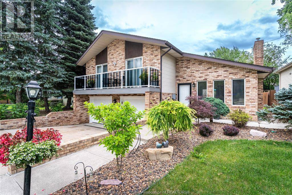 Windsor, ON N9G1E2,2415 CABANA ROAD  W