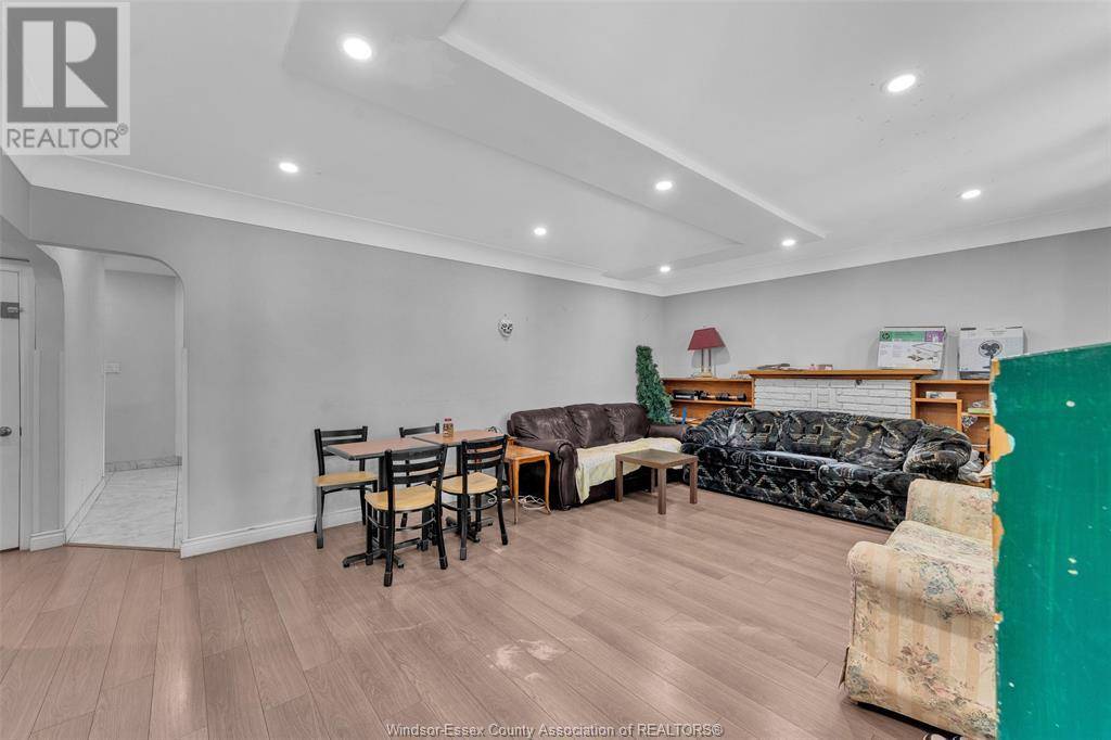 Windsor, ON N8X3E2,559 VANIER