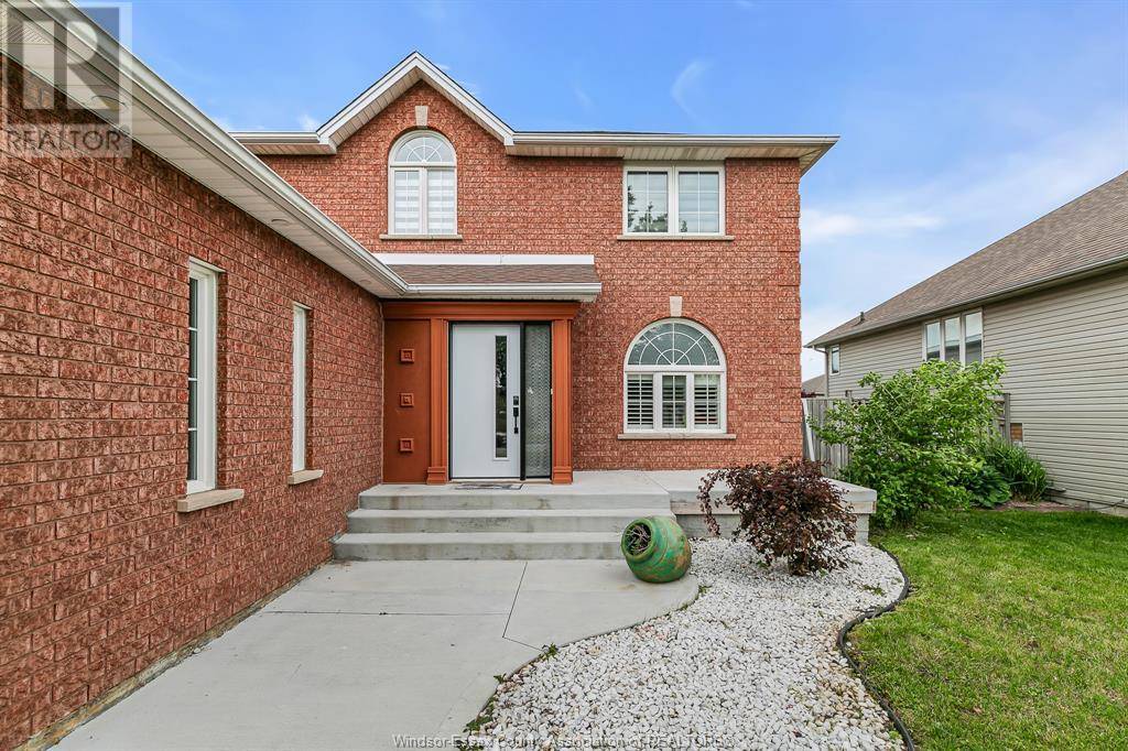 Tecumseh, ON N8N4W9,12736 JACIE COURT