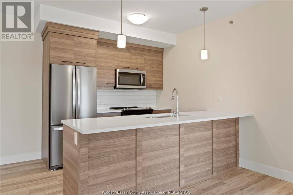 Kingsville, ON N9Y1A6,190 MAIN ST #403