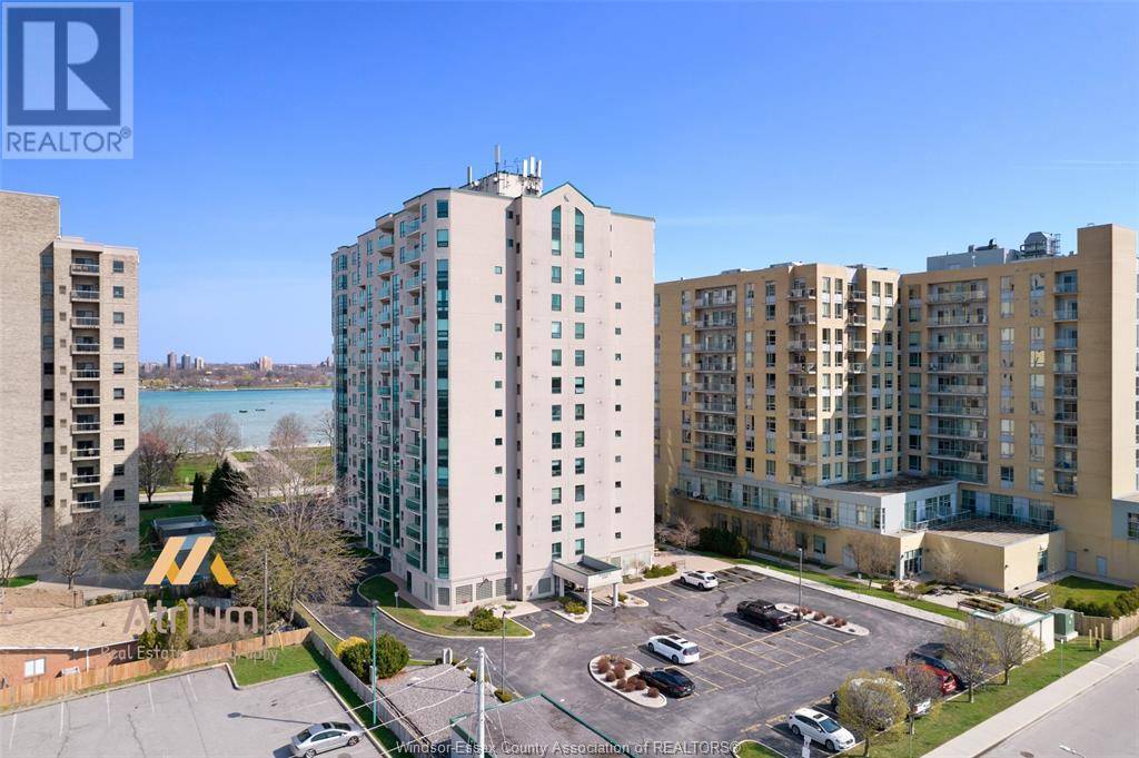 Windsor, ON N8Y5A2,4789 RIVERSIDE #702