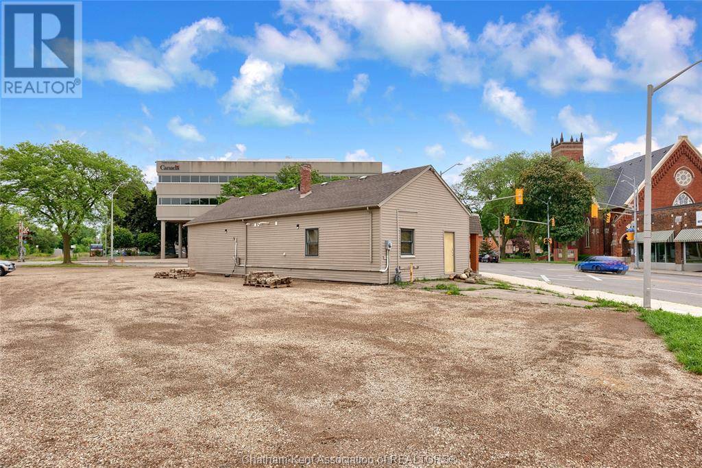 Chatham, ON N7M4S3,60 William STREET South