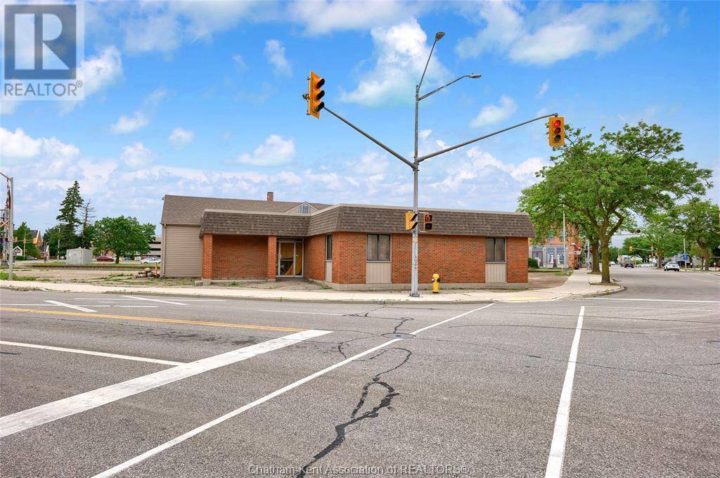 Chatham, ON N7M4S3,60 William STREET South
