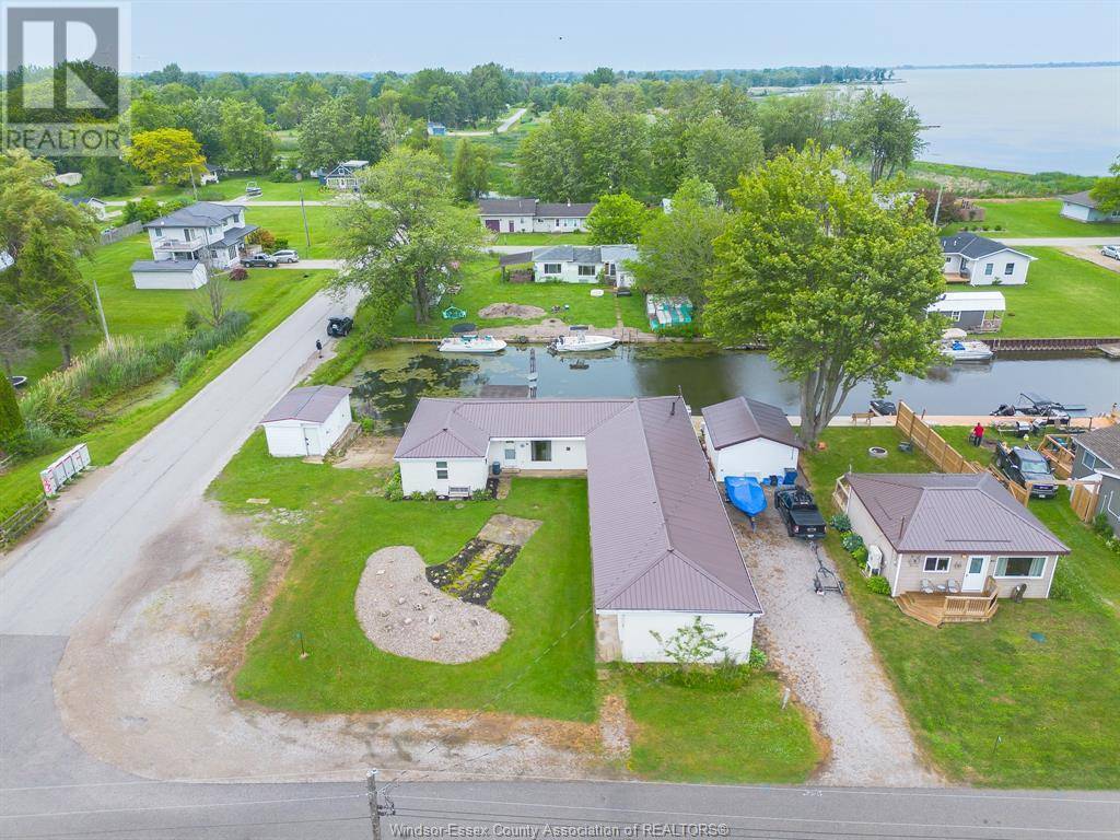 Chatham-kent, ON N0P1A0,83 BROCK STREET