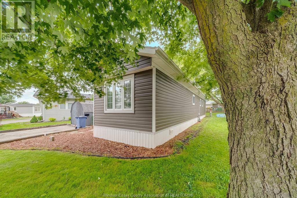 Essex, ON N8M2A8,200 STEVEN COURT
